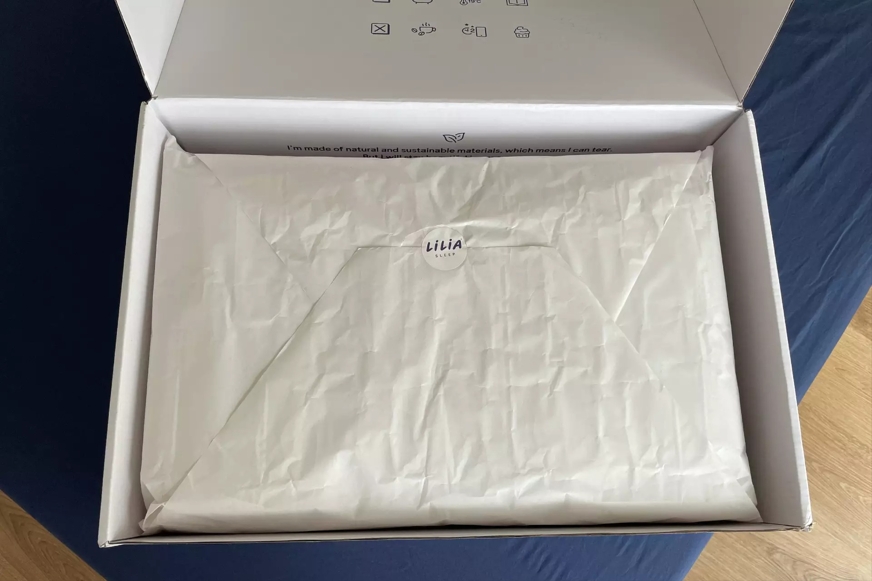Forever Pillow in papier verpakt